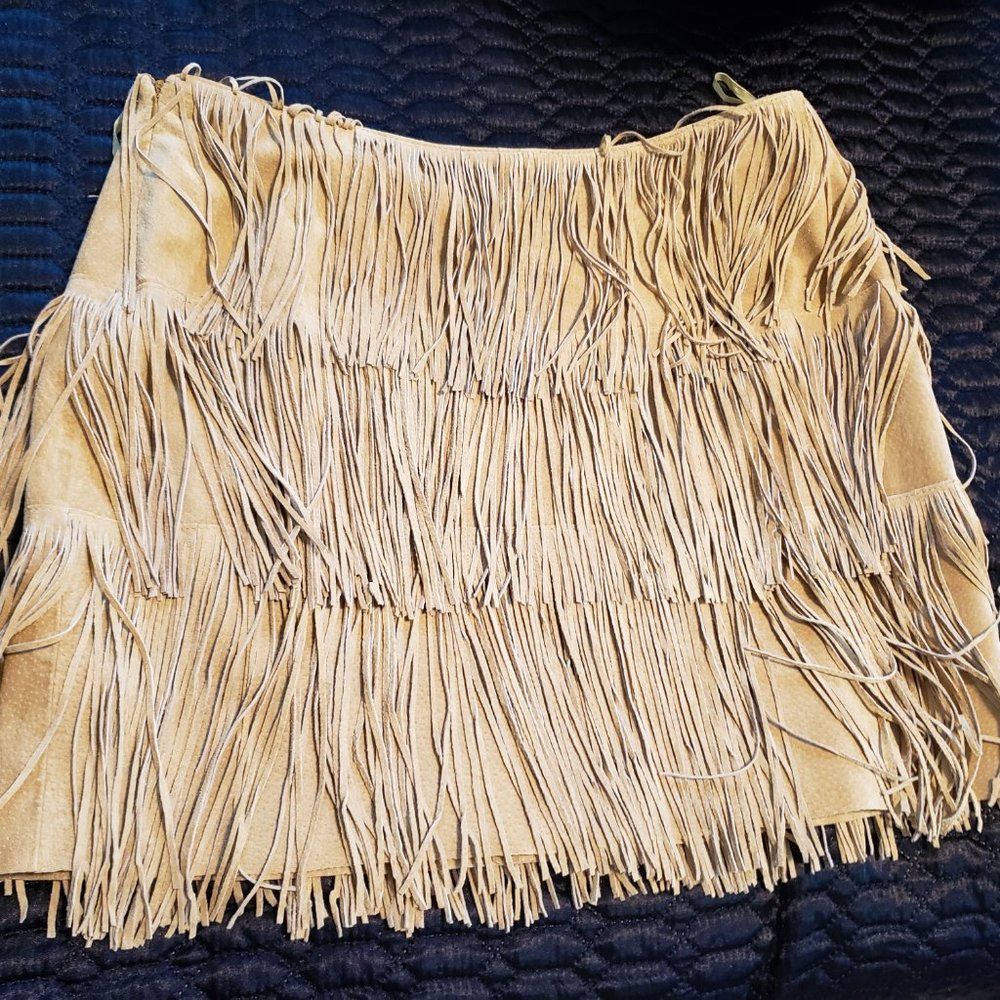 Beautiful BOSTON PROPER fringed suede mini skirt Size 14 NOWT
